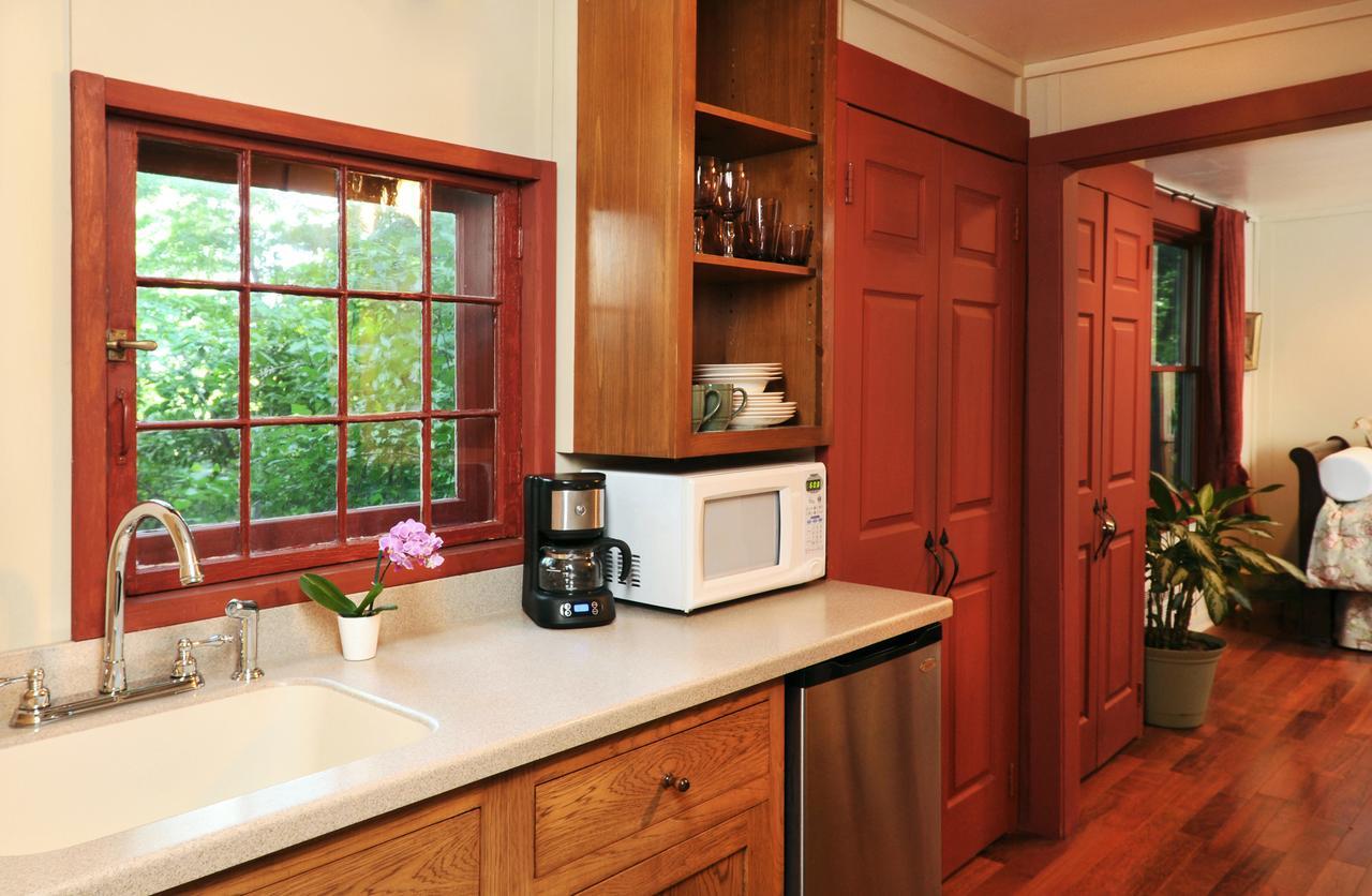 1795 Acorn Inn Bed And Breakfast 캐넌다이과 외부 사진