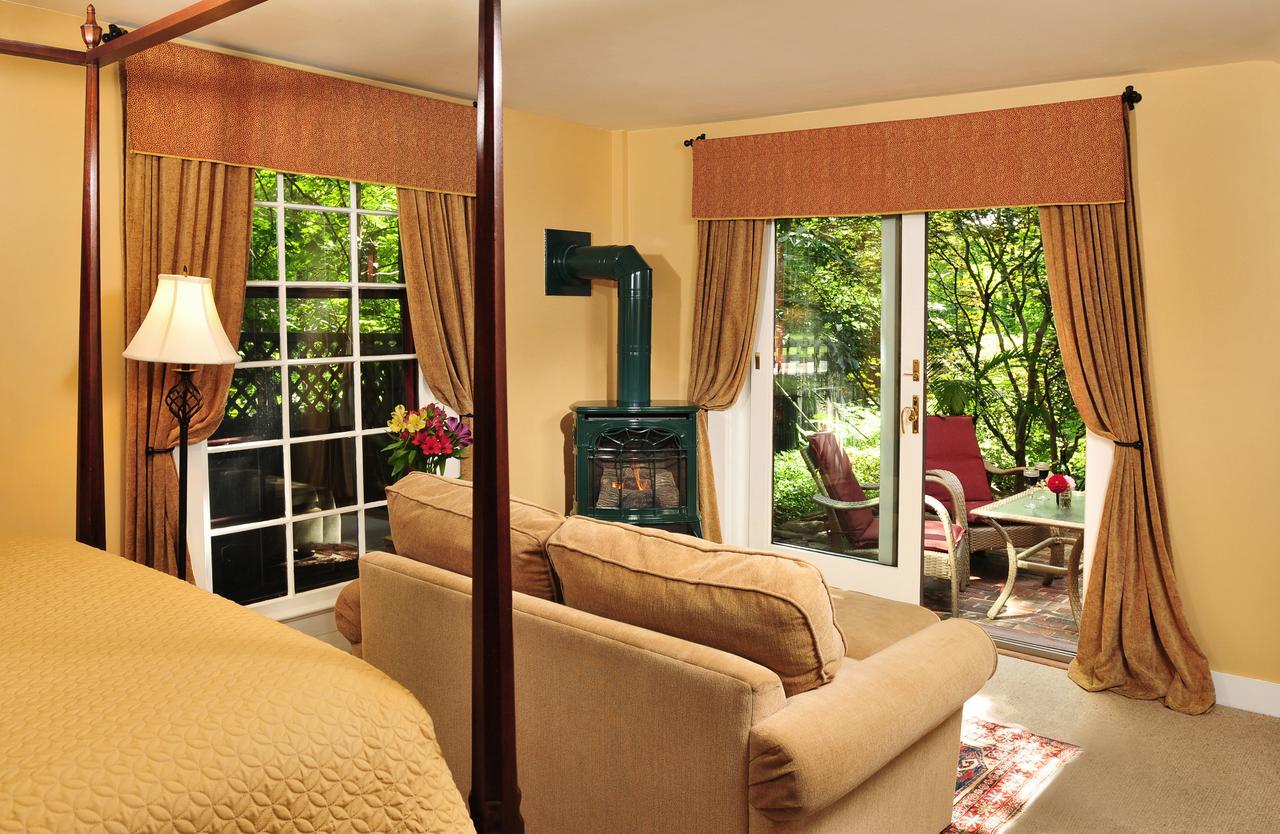 1795 Acorn Inn Bed And Breakfast 캐넌다이과 외부 사진
