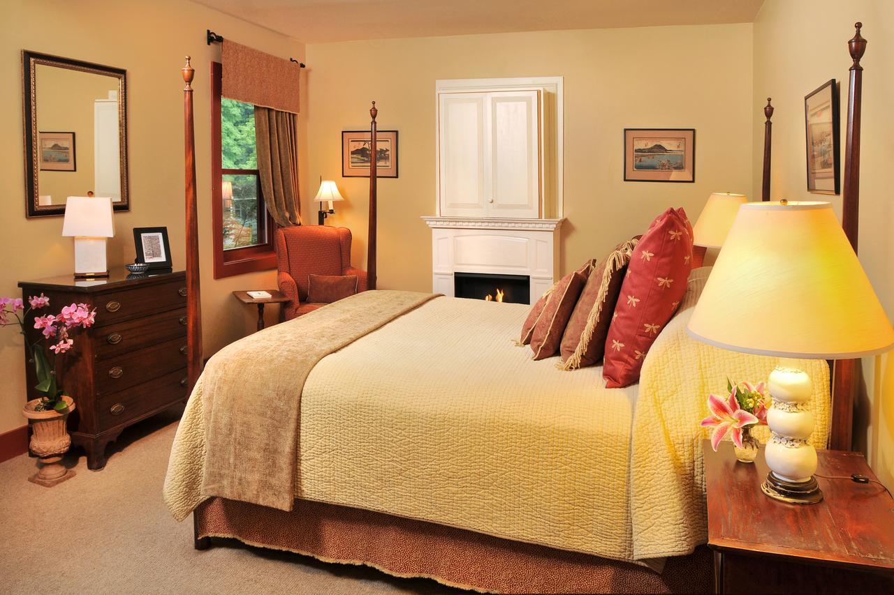 1795 Acorn Inn Bed And Breakfast 캐넌다이과 외부 사진