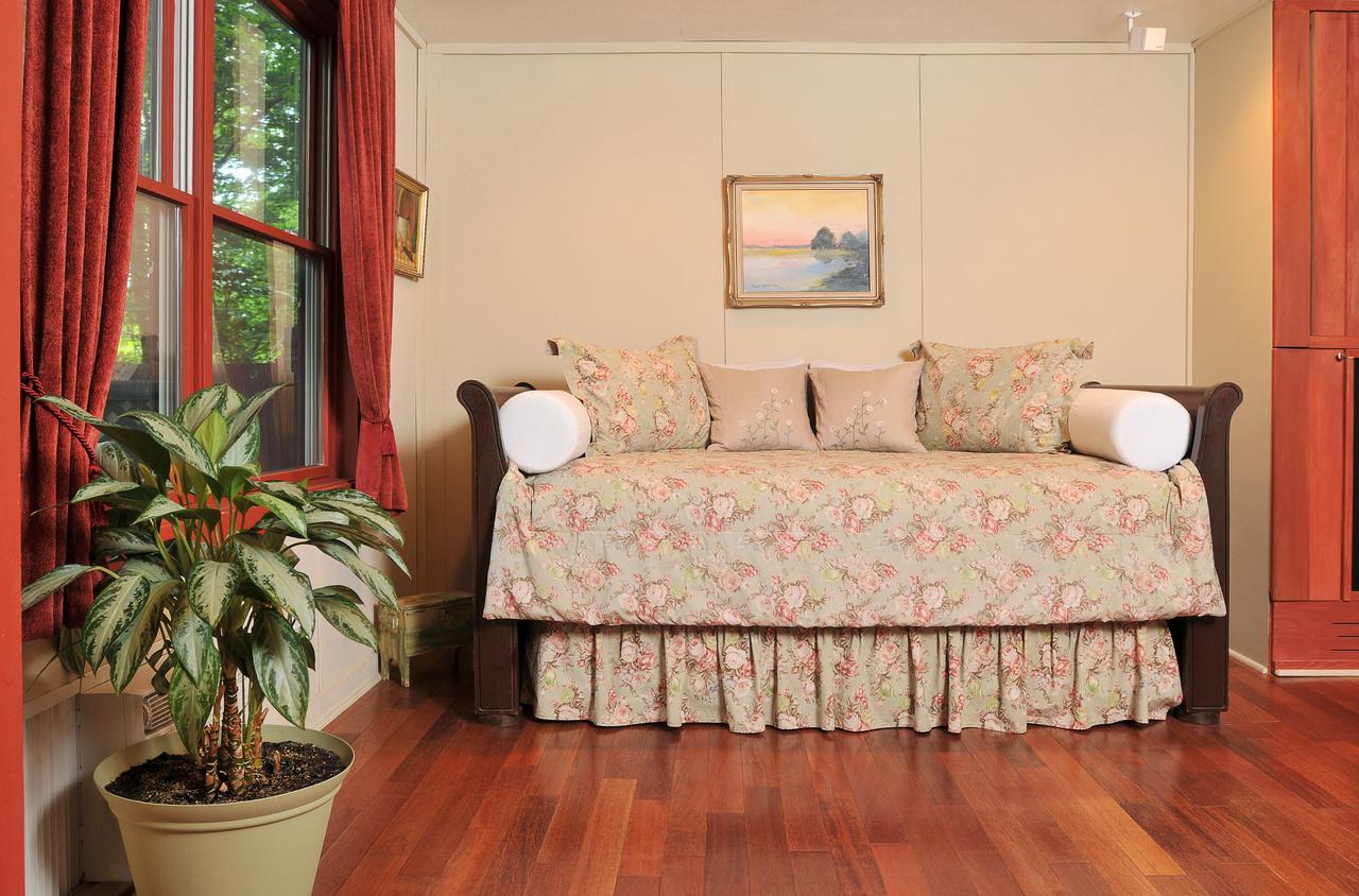 1795 Acorn Inn Bed And Breakfast 캐넌다이과 외부 사진