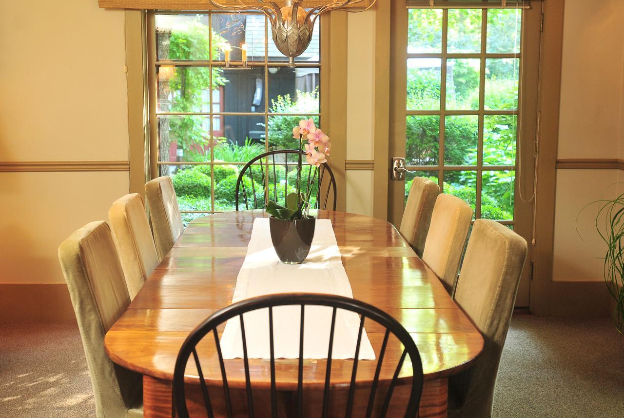 1795 Acorn Inn Bed And Breakfast 캐넌다이과 외부 사진