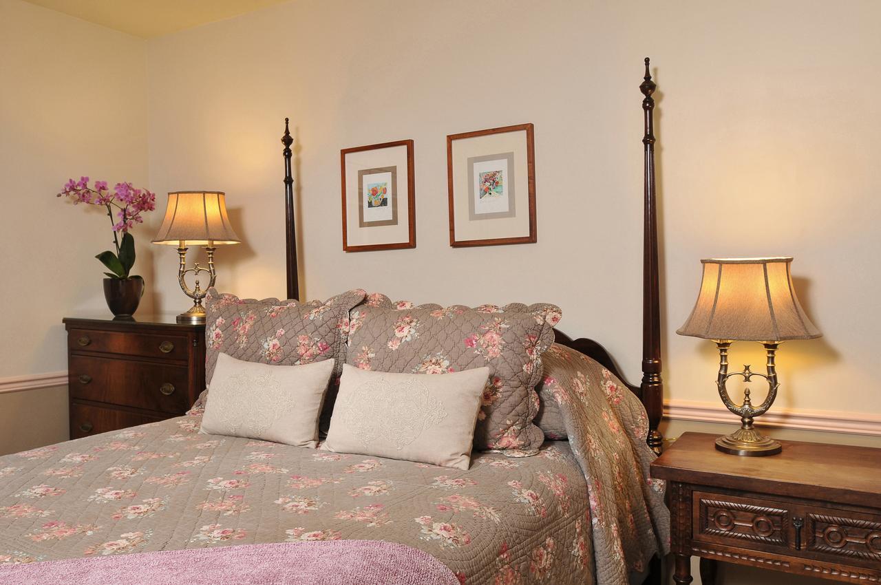 1795 Acorn Inn Bed And Breakfast 캐넌다이과 외부 사진